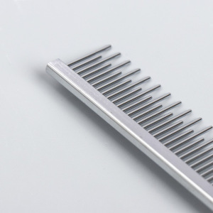 Расческа-разнозуб, нескользящая резиновая ручка, микс цветов Расческа-разнозуб, нескользящая резиновая ручка, микс цветов