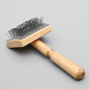 Щетка-пуходерка деревянная с каплями без рамки, основание 60х50 мм Щетка-пуходерка деревянная с каплями без рамки, основание 60х50 мм