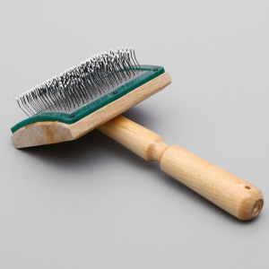 Щётка-пуходёрка деревянная с каплями с рамкой, основание 70х50 мм Щётка-пуходёрка деревянная с каплями с рамкой, основание 70х50 мм