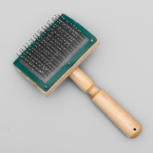 Щётка-пуходёрка деревянная с каплями с рамкой, основание 70х50 мм Щётка-пуходёрка деревянная с каплями с рамкой, основание 70х50 мм