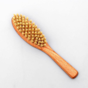 Щётка с натуральной щетиной для шерсти кошек, 19x4x1,2 см, белая Щётка с натуральной щетиной для шерсти кошек, 19x4x1,2 см, белая