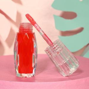 Блеск с эффектом увеличения объёма губ Sweet Unicorn Gloss, оттенок алый Блеск с эффектом увеличения объёма губ Sweet Unicorn Gloss, оттенок алый