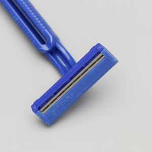 Бритва одноразовая "Стандарт плюс" с двумя нержавеющими лезвиями в идивидульном пакетике Бритва одноразовая "Стандарт плюс" с двумя нержавеющими лезвиями в идивидульном пакетике