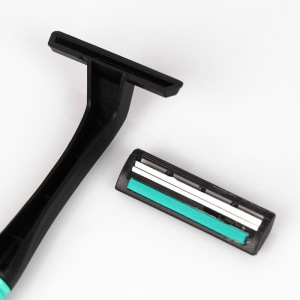 Бритвенный станок c 5 сменными кассетами LuazON, 2 лезвия, увлажняющая полоска Бритвенный станок c 5 сменными кассетами LuazON, 2 лезвия, увлажняющая полоска