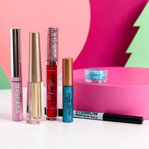 Бьюти-бокс "Beauty Winter" (6 beauty-штучек для невероятного макияжа) Бьюти-бокс "Beauty Winter" (6 beauty-штучек для невероятного макияжа)