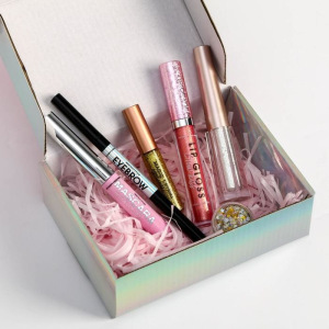 Бьюти-бокс "Pink mood" (6 beauty-штучек для невероятного макияжа) Бьюти-бокс "Pink mood" (6 beauty-штучек для невероятного макияжа)