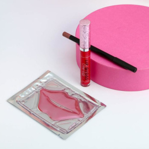 Набор Cosmo Llama (патчи, жидкая помада и карандаш для губ) Набор Cosmo Llama (патчи, жидкая помада и карандаш для губ)