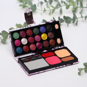 Набор декоративной косметики: тени 18 цветов, румяна 2 цвета, пудра, бронзер, зеркало, микс Набор декоративной косметики: тени 18 цветов, румяна 2 цвета, пудра, бронзер, зеркало, микс