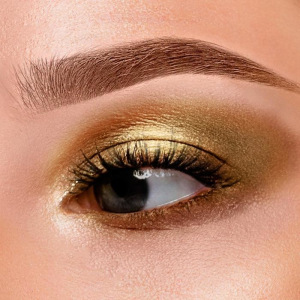 Набор GRL PWR (черная тушь, жидкие глиттерные тени №2 и щипцы ресниц) Набор GRL PWR (черная тушь, жидкие глиттерные тени №2 и щипцы ресниц)