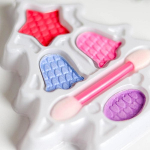 Набор косметики и аксессуаров «Подарок для тебя» для девочки Набор косметики и аксессуаров «Подарок для тебя» для девочки