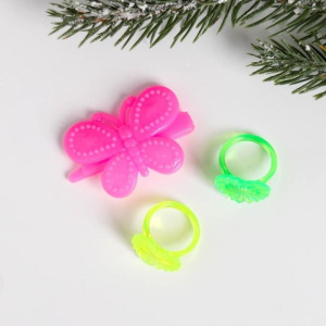 Набор косметики и аксессуаров «Сияй в Новом году» для девочки Набор косметики и аксессуаров «Сияй в Новом году» для девочки