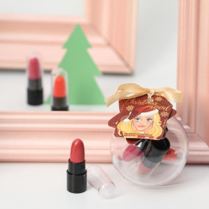 Набор маленьких помад для губ Christmas mood: 3 цвета Набор маленьких помад для губ Christmas mood: 3 цвета