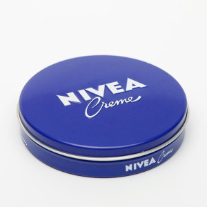 Набор Nivea: интенсивный увлажняющий крем, 75 мл + крем мыло «Увлажнение и забота», 100 г Набор Nivea: интенсивный увлажняющий крем, 75 мл + крем мыло «Увлажнение и забота», 100 г