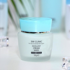 Набор отбеливающей косметики 3W CLINIC для комплексного ухода за кожей лица Набор отбеливающей косметики 3W CLINIC для комплексного ухода за кожей лица