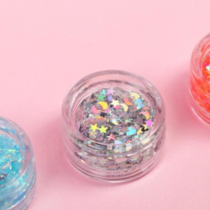 Набор: парфюм 30 мл и глиттерные блестки для лица и тела (3 шт.) Diamond Box Набор: парфюм 30 мл и глиттерные блестки для лица и тела (3 шт.) Diamond Box