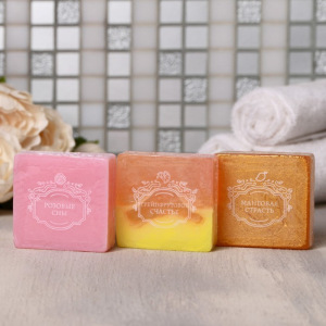 Набор "С 8 марта" гель для душа вино, мыло 3 шт Набор "С 8 марта" гель для душа вино, мыло 3 шт