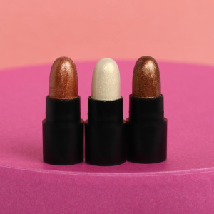 Набор теней для глаз в стике "Unicorn New Year", 3 цвета Набор теней для глаз в стике "Unicorn New Year", 3 цвета