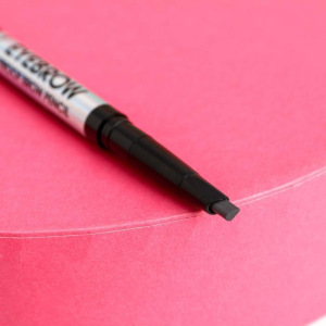 Набор Winter Party (трафарет для бровей, пинцет и карандаш с щёточкой, оттенок №4) Набор Winter Party (трафарет для бровей, пинцет и карандаш с щёточкой, оттенок №4)