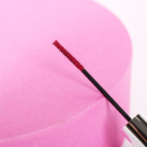 Набор Your Magic Winter, розовая тушь для ресниц, глиттерая подводка №4 и тени (2 цвета) Набор Your Magic Winter, розовая тушь для ресниц, глиттерая подводка №4 и тени (2 цвета)