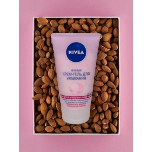 Нежный крем-гель для умывания для сухой и чувствительной кожи, 150 мл Нежный крем-гель для умывания для сухой и чувствительной кожи, 150 мл