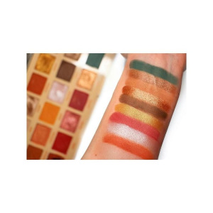 Палетка теней Revolution Makeup Roxi Roxxsaurus Ride or Die Palette Палетка теней Revolution Makeup Roxi Roxxsaurus Ride or Die Palette
