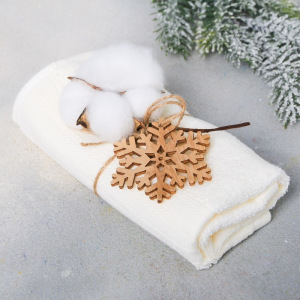 Подарочный набор "Новогоднее чудо уже близко": диффузор, гель для душа, свеча, полотенце Подарочный набор "Новогоднее чудо уже близко": диффузор, гель для душа, свеча, полотенце