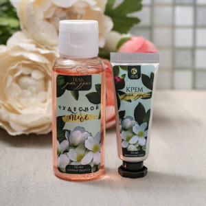 Подарочный набор "В этот Весенний день", гель для душа 50 мл., крем для рук 10 мл, мочалка Подарочный набор "В этот Весенний день", гель для душа 50 мл., крем для рук 10 мл, мочалка