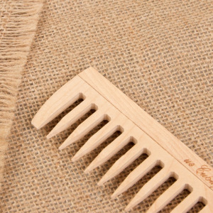 Расчёска, цвет «светлое дерево» Расчёска, цвет «светлое дерево»