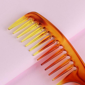 Расчёска, цвет янтарный» Расчёска, цвет янтарный»
