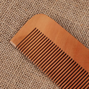 Расчёска-гребень, цвет «светлое дерево» Расчёска-гребень, цвет «светлое дерево»