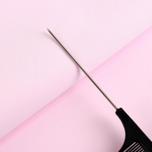 Расчёска с металлическим хвостиком, цвет чёрный Расчёска с металлическим хвостиком, цвет чёрный