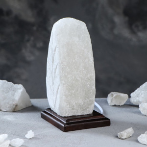 Соляная лампа "Лист", цельный кристалл, 21 см, 1-2 кг Соляная лампа "Лист", цельный кристалл, 21 см, 1-2 кг