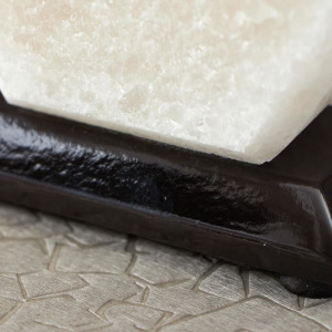 Соляной светильник "Гайка" LED (диод цветной) USB белая соль 10х7х10 см Соляной светильник "Гайка" LED (диод цветной) USB белая соль 10х7х10 см