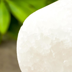 Соляной светильник "Круг" LED (диод цветной) USB белая соль 12,5*5*10 см Соляной светильник "Круг" LED (диод цветной) USB белая соль 12,5*5*10 см