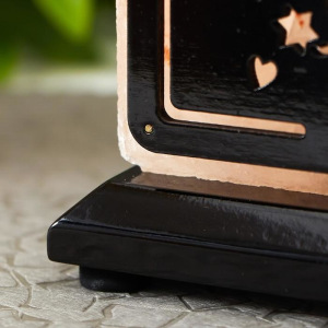 Соляной светильник с диммером "Ангелы" Е14 15Вт 1,3-1,4 кг гимал. соль 12х7х12 см Соляной светильник с диммером "Ангелы" Е14 15Вт 1,3-1,4 кг гимал. соль 12х7х12 см