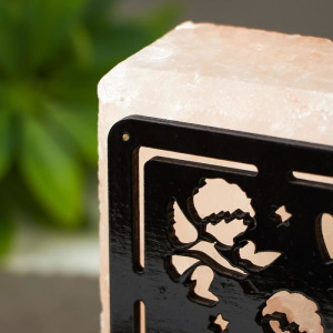 Соляной светильник с диммером "Ангелы" Е14 15Вт 1,3-1,4 кг гимал. соль 12х7х12 см Соляной светильник с диммером "Ангелы" Е14 15Вт 1,3-1,4 кг гимал. соль 12х7х12 см