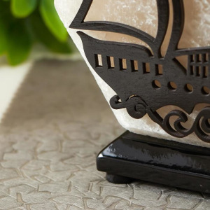 Соляной светильник с диммером "Кораблик" Е14 15Вт 2-4 кг белая соль 16х10х19 см Соляной светильник с диммером "Кораблик" Е14 15Вт 2-4 кг белая соль 16х10х19 см