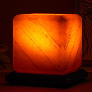 Соляной светильник с диммером "Куб-арома" Е14 15Вт 1-2 кг белая соль 11х11х12 см Соляной светильник с диммером "Куб-арома" Е14 15Вт 1-2 кг белая соль 11х11х12 см