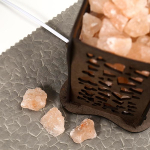 Соляной светильник с диммером "Ваза" узор сердца, Е14 15Вт 2кг гимал.соль 22х12х12см Соляной светильник с диммером "Ваза" узор сердца, Е14 15Вт 2кг гимал.соль 22х12х12см