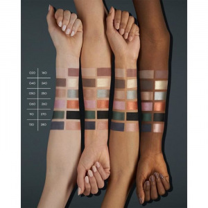 Тени для век Catrice Art Couleurs Eyeshadow, оттенок 20 MATTtastic Beige бежевый Тени для век Catrice Art Couleurs Eyeshadow, оттенок 20 MATTtastic Beige бежевый