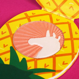 Запеченные румяна Queen of tropics, оттенок натурально-розовый Запеченные румяна Queen of tropics, оттенок натурально-розовый