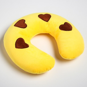 Детская подушка для путешествий «Сердечки», цвет МИКС Детская подушка для путешествий «Сердечки», цвет МИКС