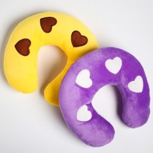 Детская подушка для путешествий «Сердечки», цвет МИКС Детская подушка для путешествий «Сердечки», цвет МИКС