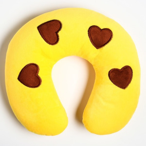 Детская подушка для путешествий «Сердечки», цвет МИКС Детская подушка для путешествий «Сердечки», цвет МИКС