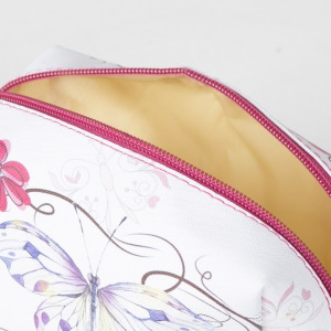 Косметичка дорожная, отдел на молнии, цвет бежевый Косметичка дорожная, отдел на молнии, цвет бежевый