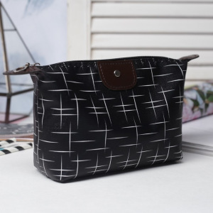 Косметичка дорожная, отдел на молнии, цвет чёрный Косметичка дорожная, отдел на молнии, цвет чёрный