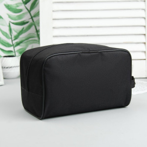 Косметичка дорожная, отдел на молнии, с ручкой, цвет чёрный Косметичка дорожная, отдел на молнии, с ручкой, цвет чёрный