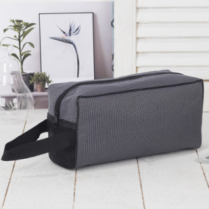 Косметичка дорожная, отдел на молнии, с ручкой, цвет серый Косметичка дорожная, отдел на молнии, с ручкой, цвет серый