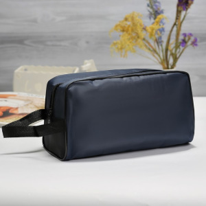 Косметичка дорожная, отдел на молнии, с ручкой, цвет синий Косметичка дорожная, отдел на молнии, с ручкой, цвет синий