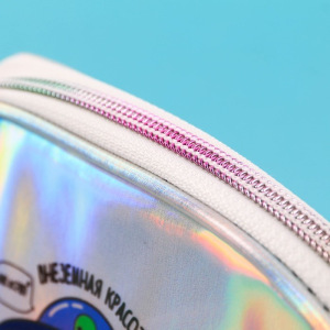 Косметичка голографическая "Внеземная красота" Косметичка голографическая "Внеземная красота"